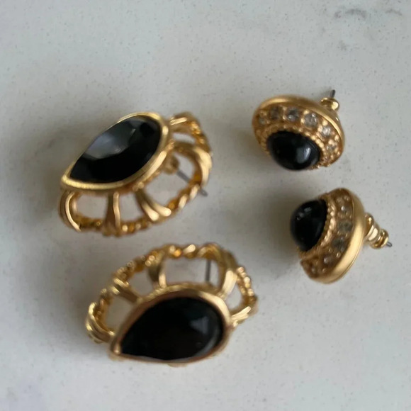 Vintage Pierced Earrings (Two Pairs) Gold Tone w Black Glass Stones Sz OS - Picture 7 of 7